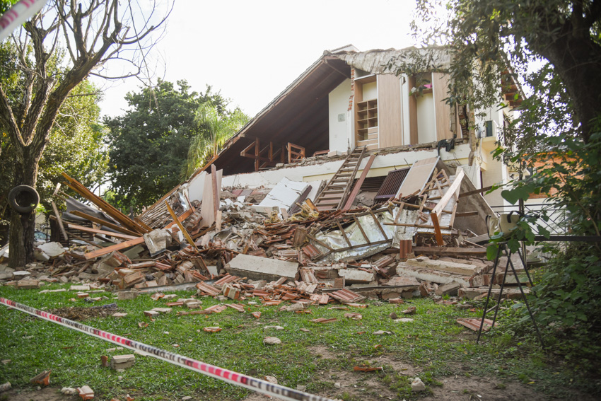 Derrumbe en Funes: la familia necesita con urgencia un nuevo hogar
